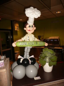 Chef kok ballonfiguur voor een verjaardag"