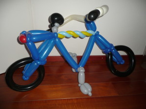 Tour de France rijden met een luchtige ballon fiets