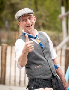 Bij het optreden van de Haagse ballonnenboer"