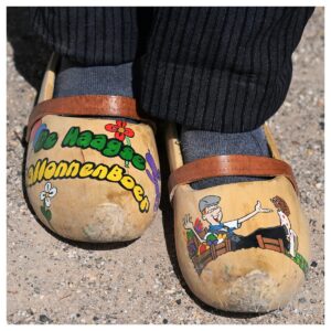 De klompen van de Haagse ballonnenboer"